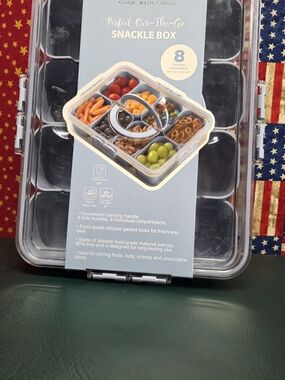 **Nwt- Perfect On-The-Go Snackle Box - Clear 8-Compartment**